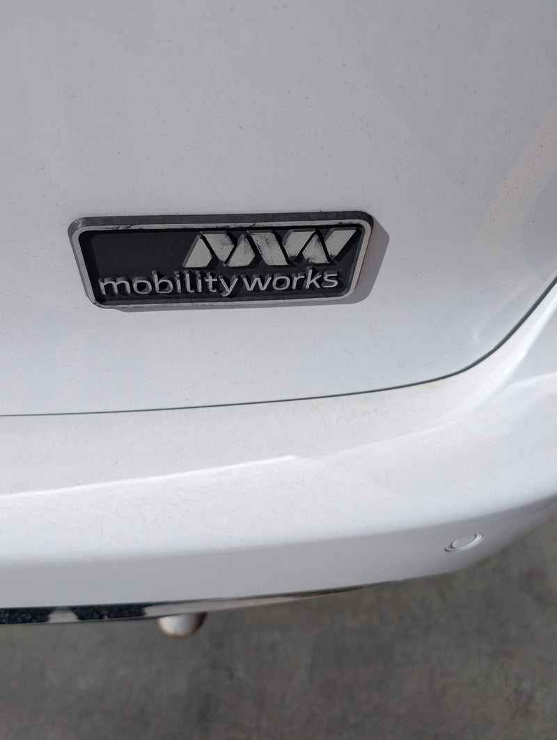 2017 Chrysler Pacifica Touring-L Plus Mobility Minivan-3
